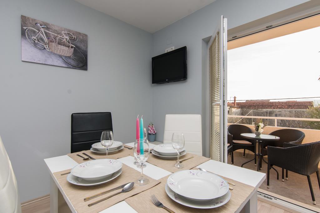 Apartments Mate Turanj Luaran gambar